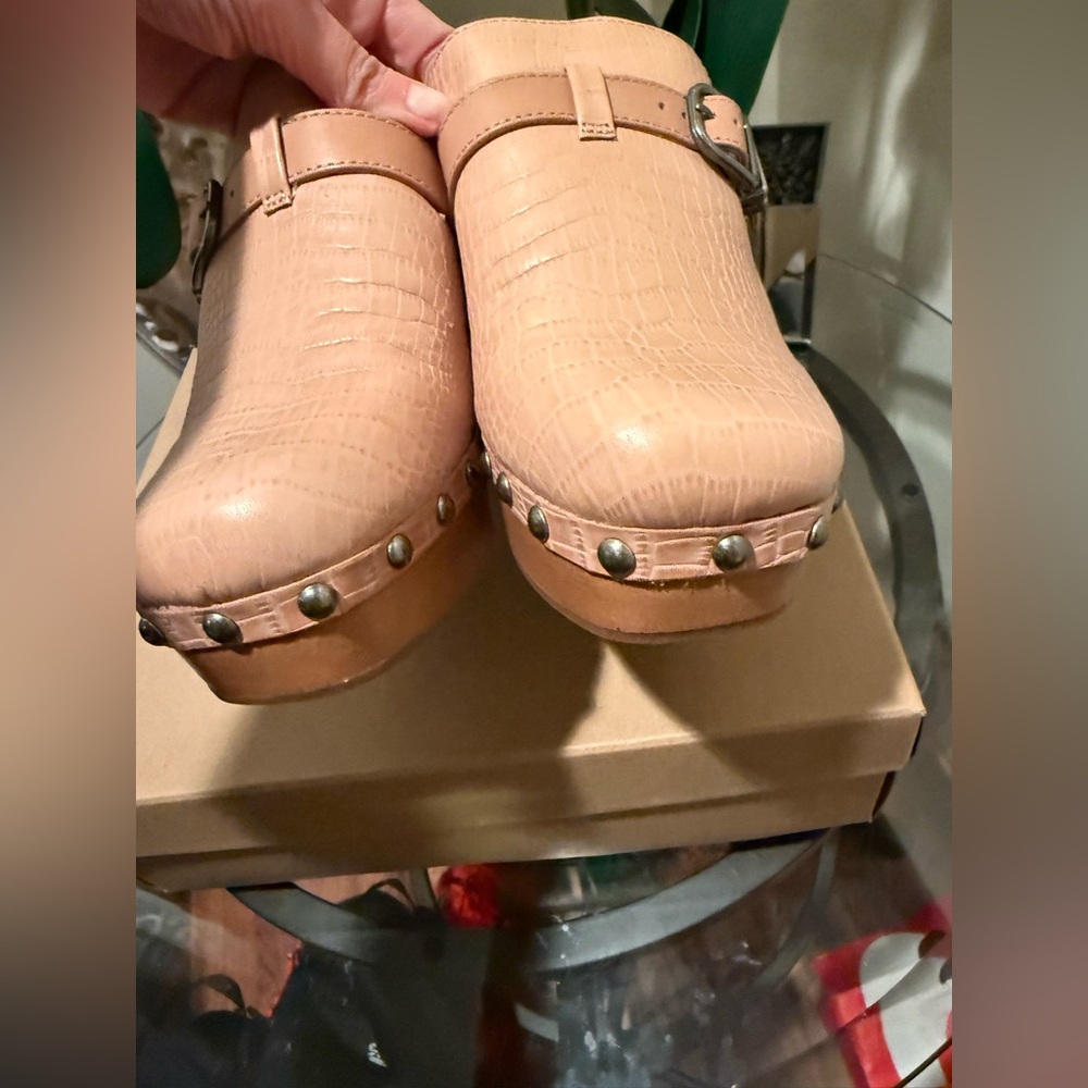 Lucky Brand Leather Wedges - Picture 6 of 12